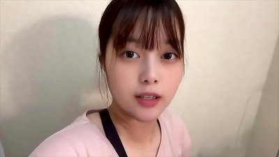 After exercising in yoga, I was amply perspiring and smelly, and then I stroked for pleasure, which refreshed both my mind and body.